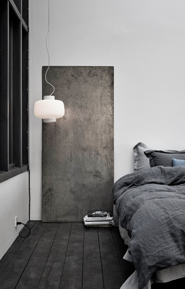 Le designer vient de collaborer avec le nouvel éditeur Hem sur la suspension Dusk.