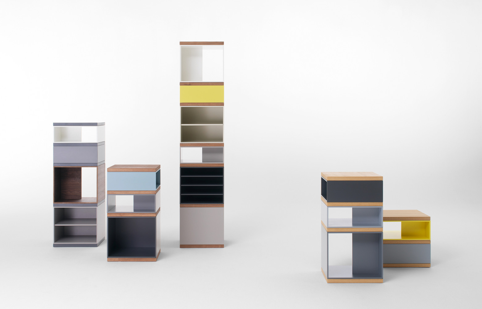 Ensemble de caissons modulables de la collection « Totem ». Design Vincent Van Duysen, à partir de 1 000 €....