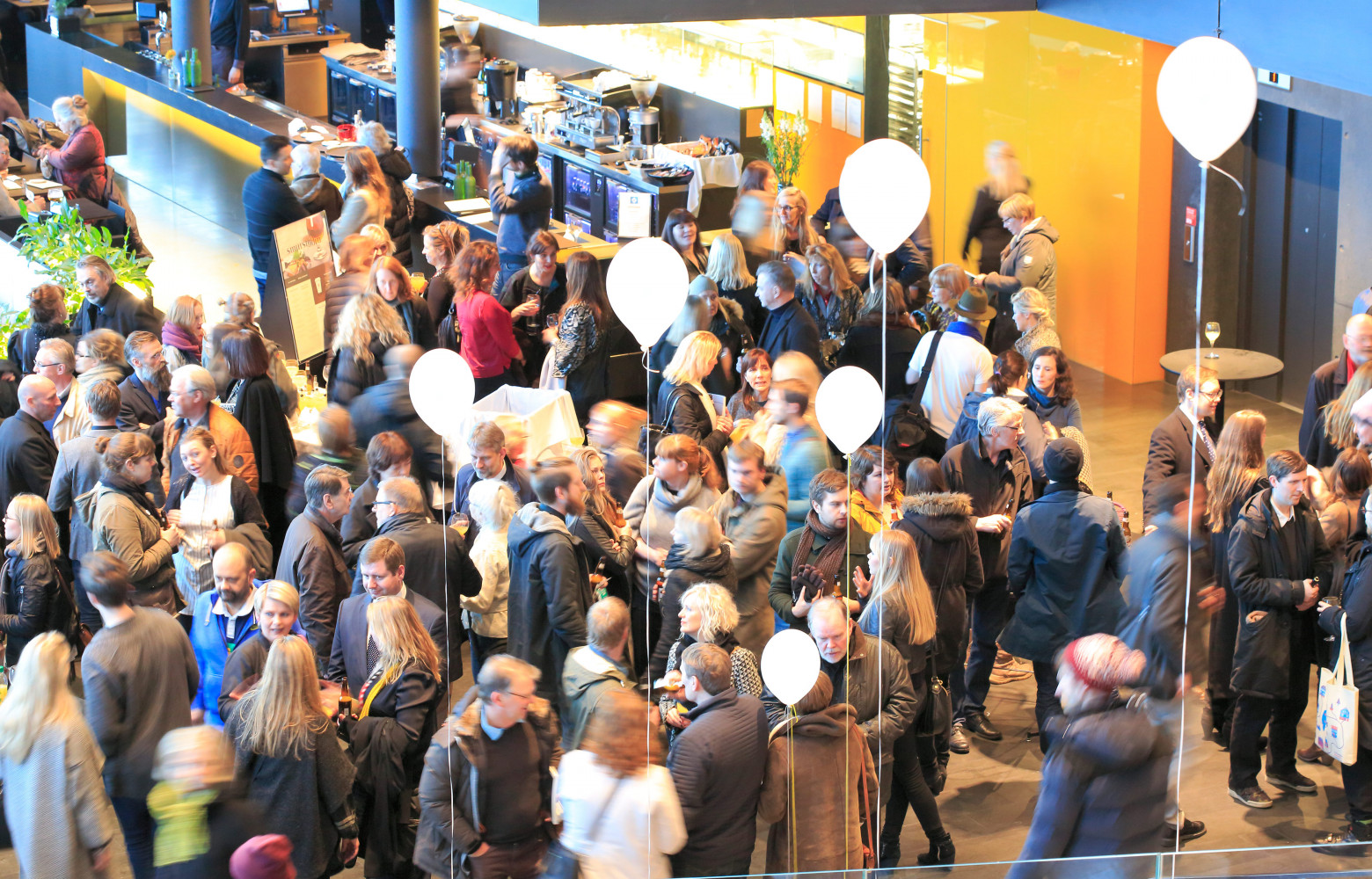 Passionnantes conférences de designers, les DesignTalks affichent toujours complet et se prolongent en général dans le foyer...
