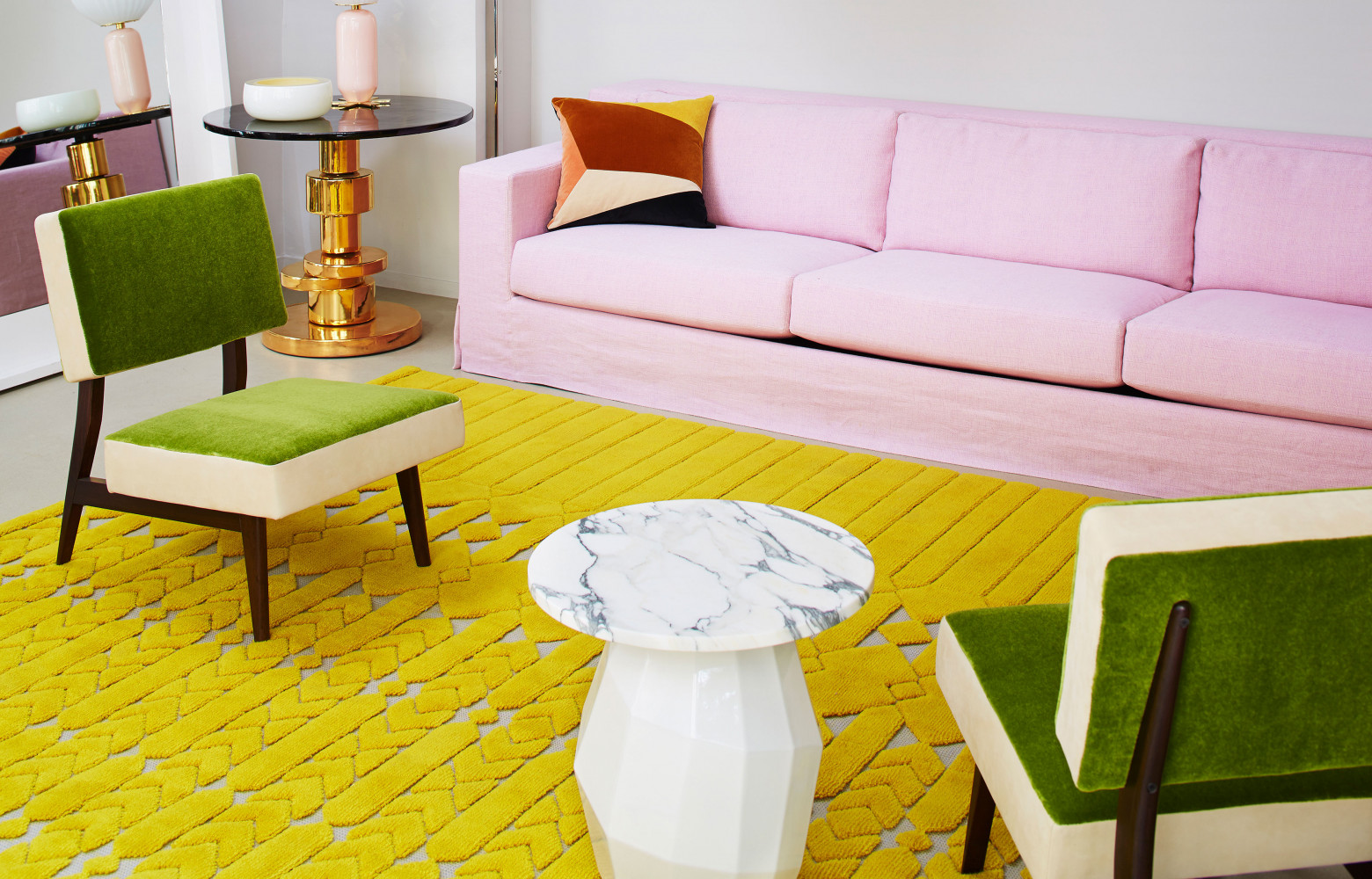 Pour Cogolin, India Mahdavi a créé "Jardin intérieur", une collection tissée main mettant en valeur la maîtrise...