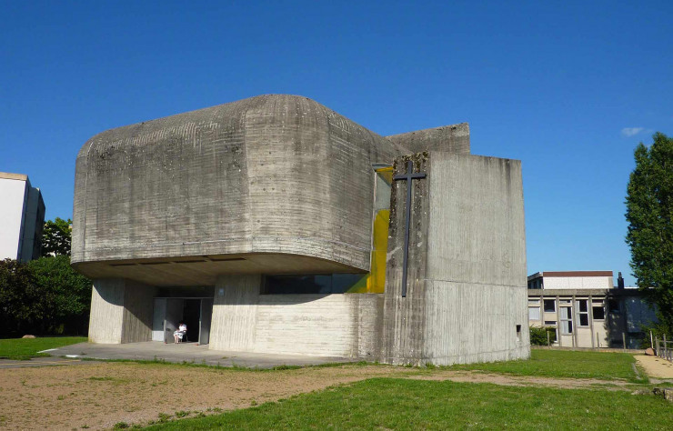 Eglise Sainte-­Bernadette-du-Banlay à Nevers (Nièvre).