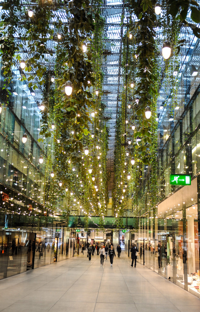 Comme l'Allianz Arena, le centre commercial Fünf Höfe (2003) a été pensé par les architectes suisses Herzog...