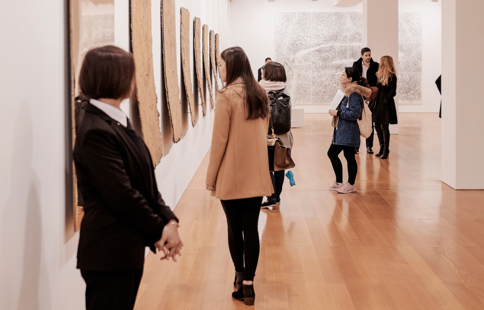 Chaque vernissage déclenche ici un vent de folie, surtout ceux présentant Richard Prince ou Roy Lichtenstein.