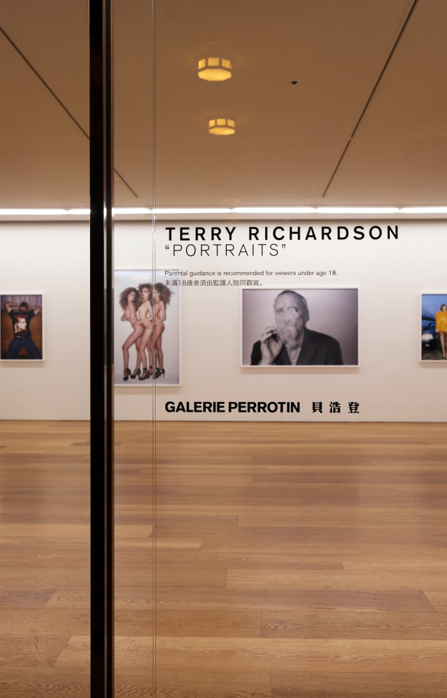 L’architecte hongkongais André Fu a instillé sa sensibilité asiatique dans cet espace au luxe discret avec salon...