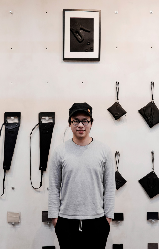 Le bruit des machines industrielles obsède Felix Tai, designer de sacs et de portefeuilles en PVC dont...