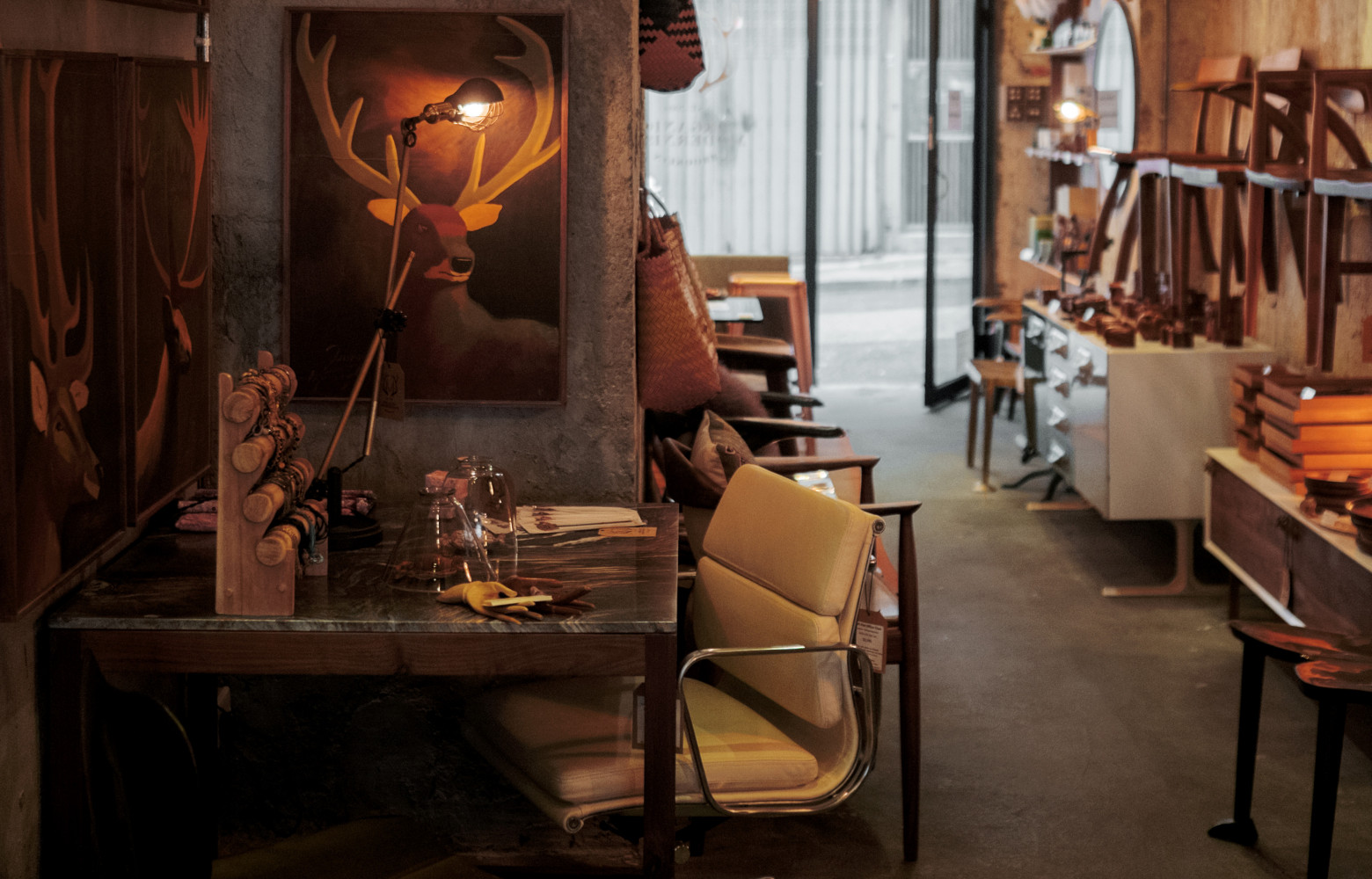 Deux designers (un Belge et un Turc) se sont associés pour offrir un condensé de design réjouissant...