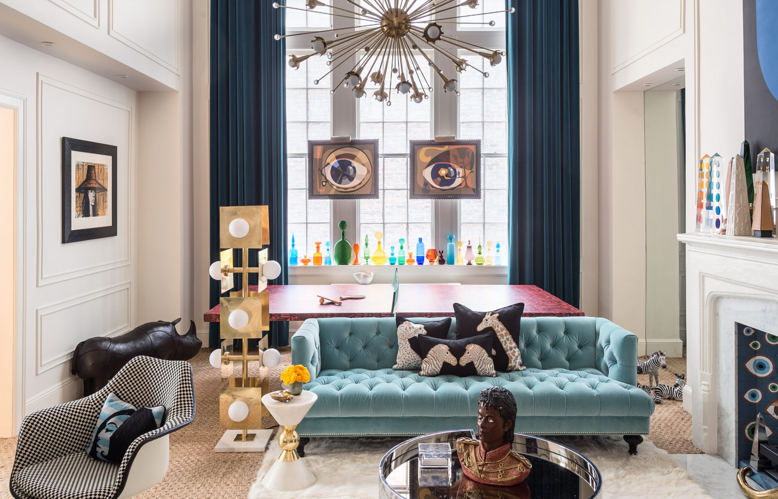 L’homme qui redessine la carte du glamour américain est plus qu’un simple décorateur. Jonathan Adler est à...