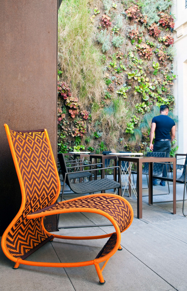 Fauteuil Toogou de Ayse Birsel & Bibi Seck (Moroso).