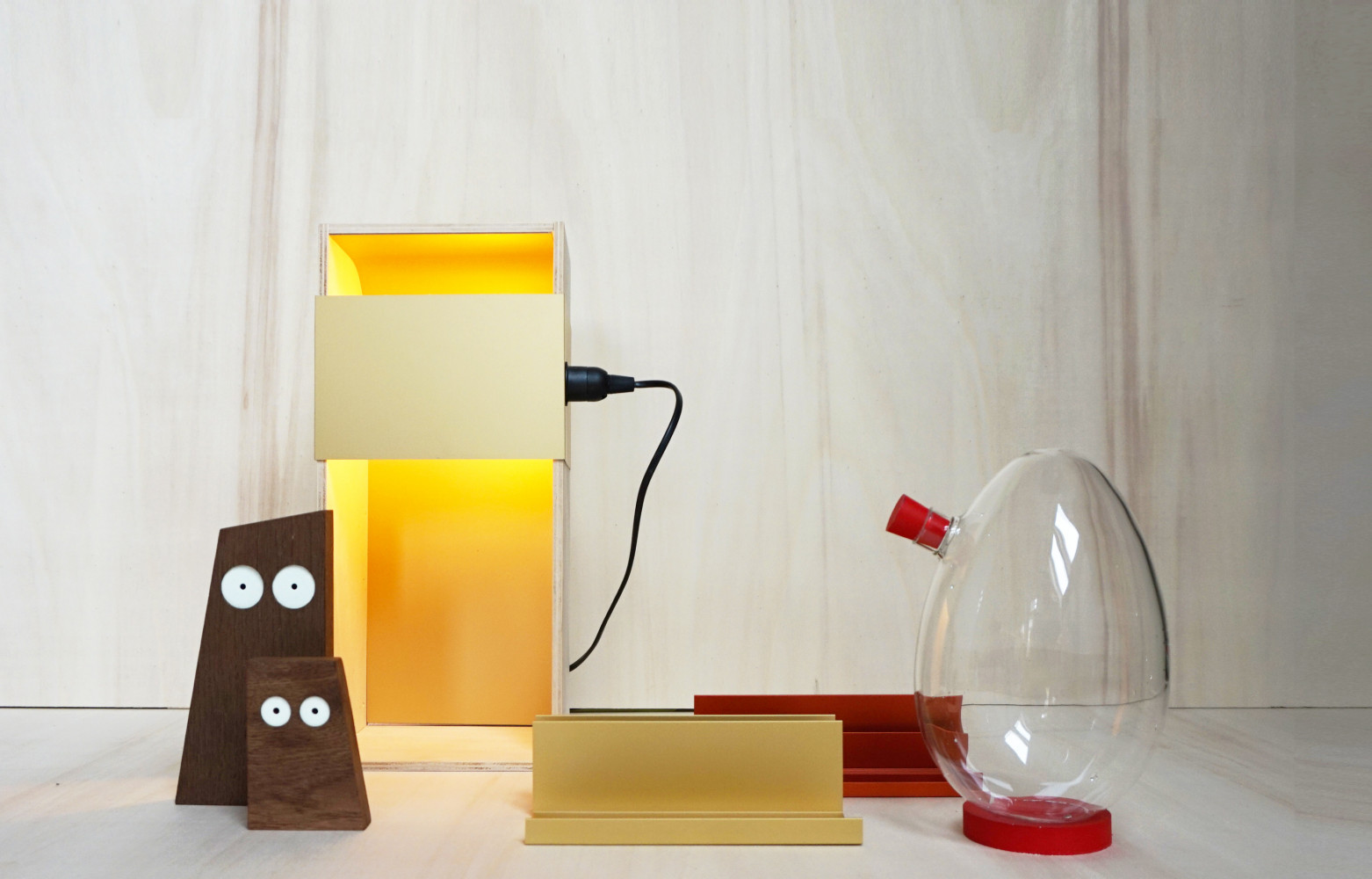 On devine que l'idée de départ de Designer Box était de rester fidèle à une certaine esthétique,...