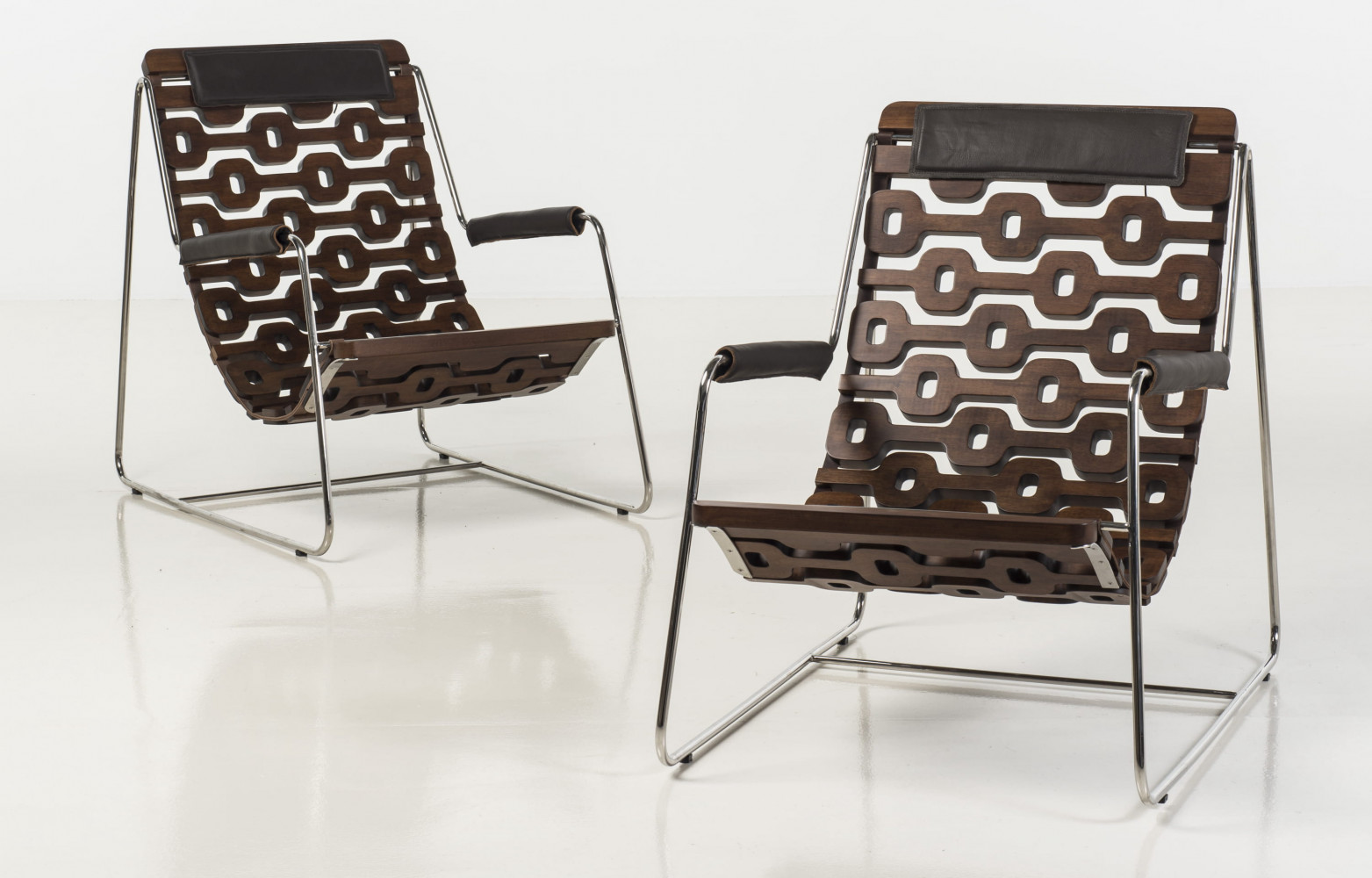 Fauteuils Ipanema de Leonardo Lattavo et Pedro Moog (2007).