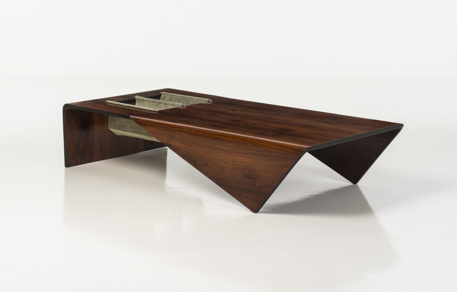 Table basse Andorinha de Jorge Zalszupin (années 1960).
