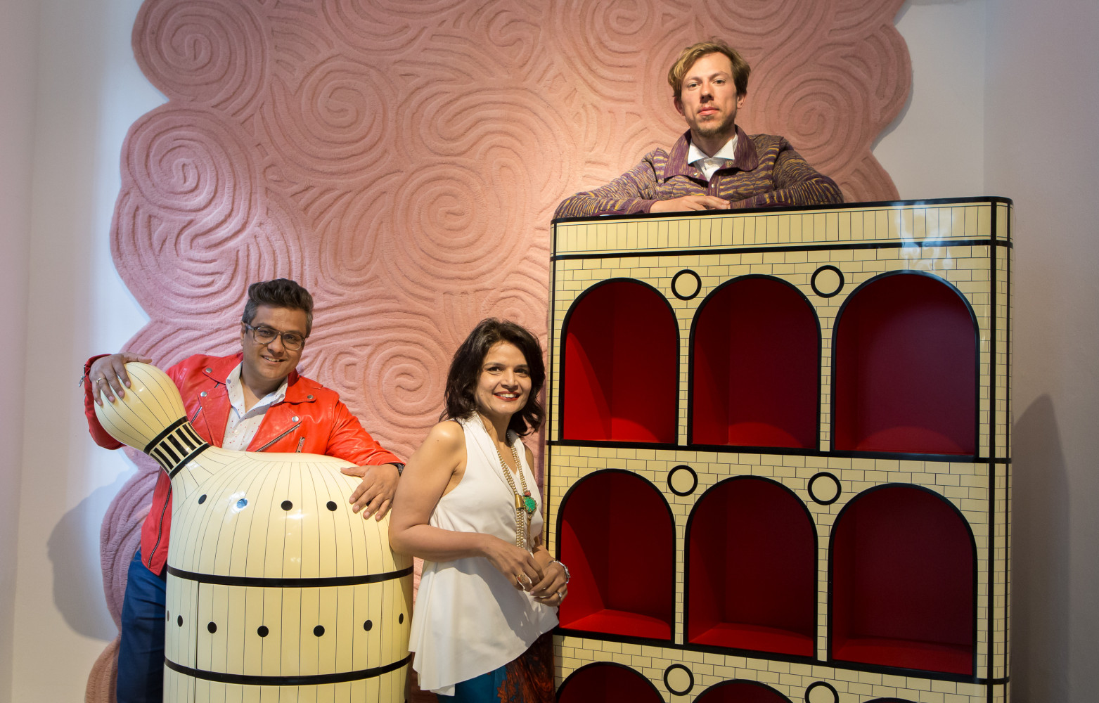 Changement d’échelle avec la deuxième collection de mobilier de Scarlet Splendour, maison indienne fondée à Calcutta par...