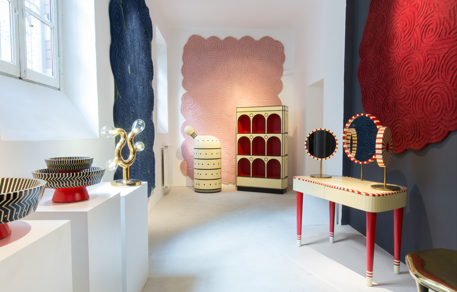 La collection de mobilier Vanilla Noir (Scarlet Splendour) a vite été repérée et primée en Inde. Curieusement,...