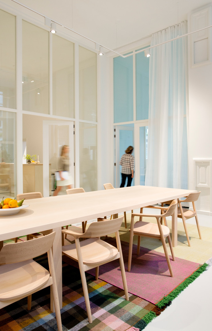 La mission de l’atelier est entre autres de démocratiser les tapis de qualité dans les lieux publics.