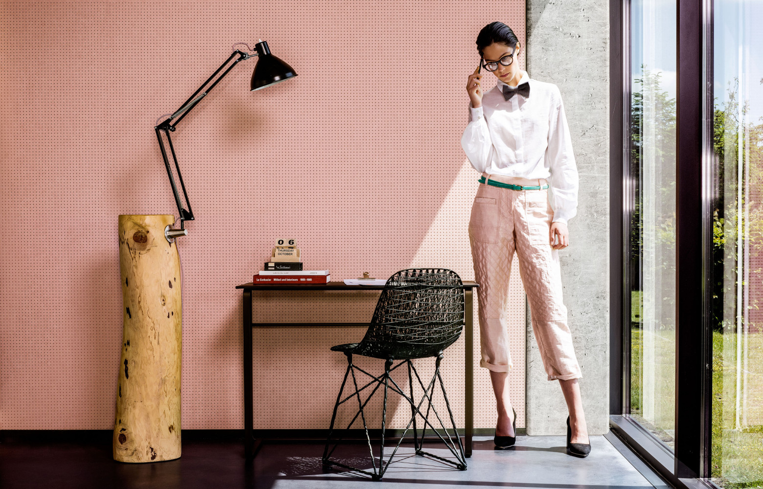 La collection « Le Corbusier - Dots » (Arte) propose un revêtement mural intissé innovant, composé de...