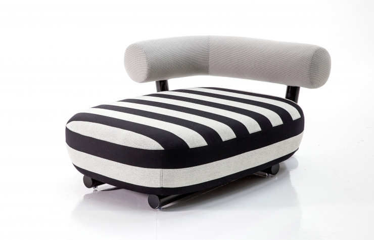 La collection Pipe (Moroso) a signé son retour à Milan, en 2016, sous la forme d’une méridienne.