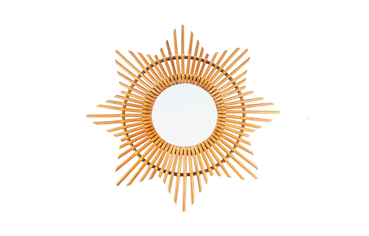 Miroir en rotin, 59 €. Bakker Made With Love.