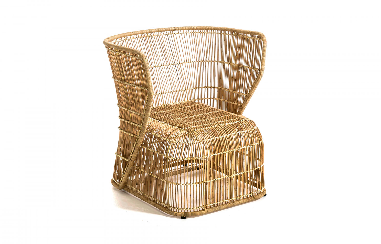 Fauteuil "Amras" en rotin tressé, 160 €. AM.PM.