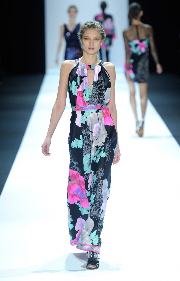 La collection automne-hiver 2016-2017 présentée à Paris lors du défilé Léonard, en mars dernier, est l’œuvre d’un studio de style interne qui a pris le relais après le départ de la créatrice Yiqing Yin et avant la nomination de Christine Phung.