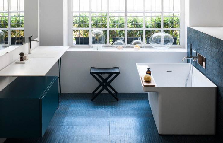 Plan vasque « Ell », design Benedini Associati, Andres Jost et Diego Cisi pour Agape.