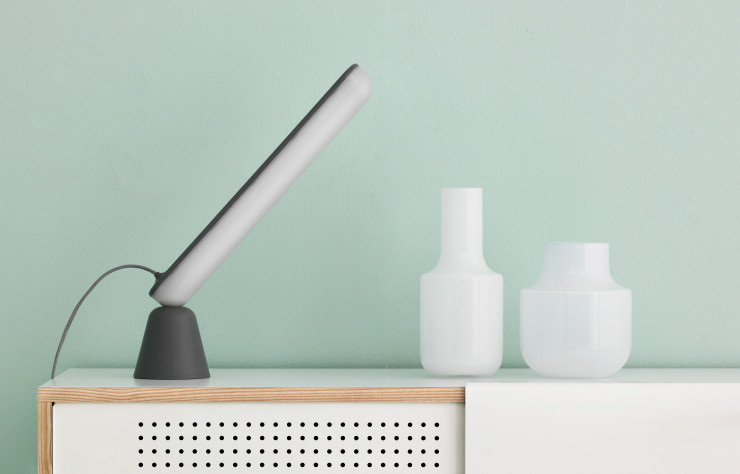 Lampe de table « Acrobat », design Marc Venot pour Normann Copenhagen.