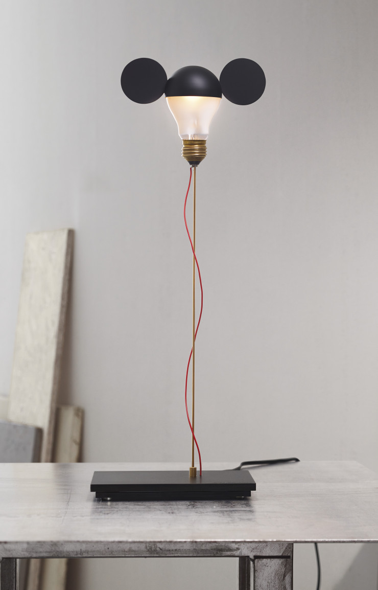 Malgré son déguisement, on devine facilement l’auteur de la « Toto » (2014, collection « I Ricchi e Poveri »).