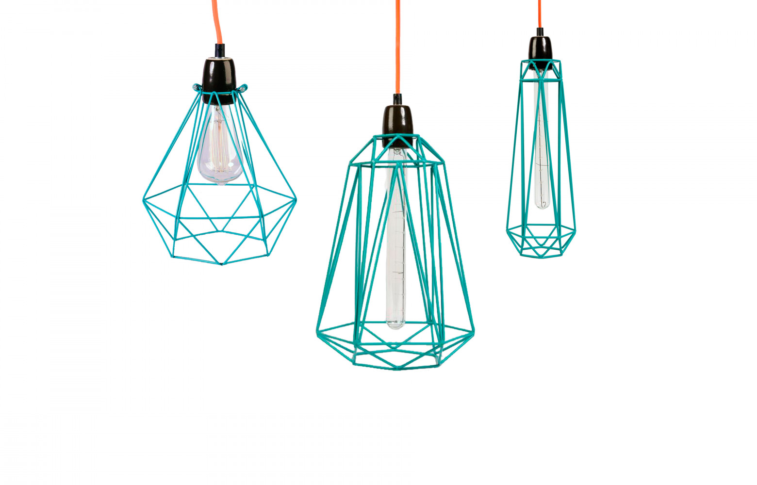 Suspensions en cages de métal, de 79 € à 99 €. FilamentStyle.