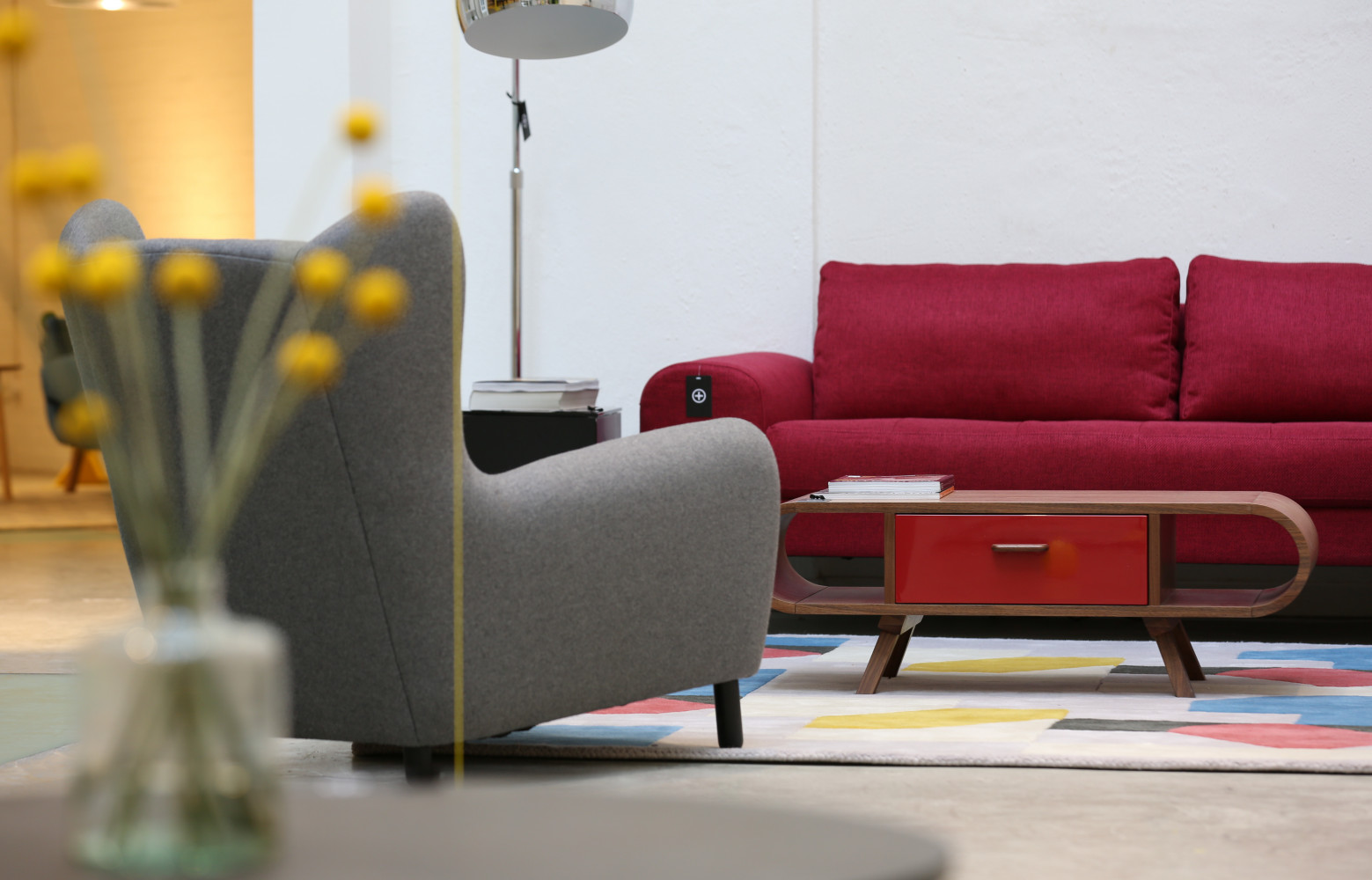 Dans l'espace central, cohabitent les best-sellers de Made.