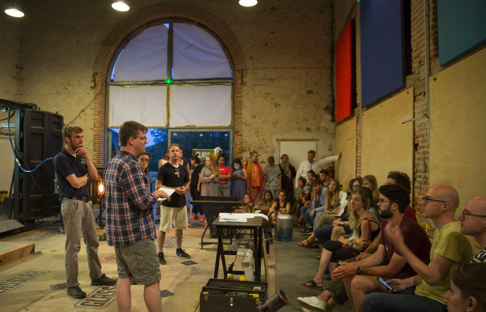 La semaine démarre par un briefing de l'équipe de GlassLab.