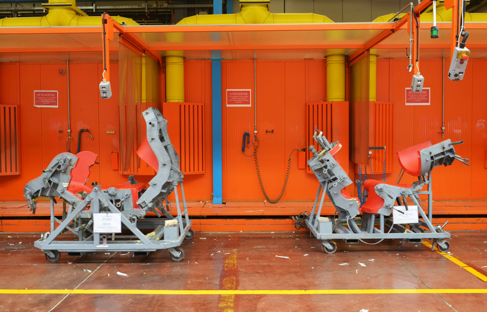 Chaque moule développé pour un modèle accueille la structure métallique avant de recevoir le polyuréthane moulé à...