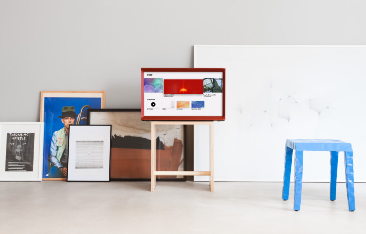 La galerie d’art digital DAD propose de l’art vidéo à diffuser sur les écrans de la maison..