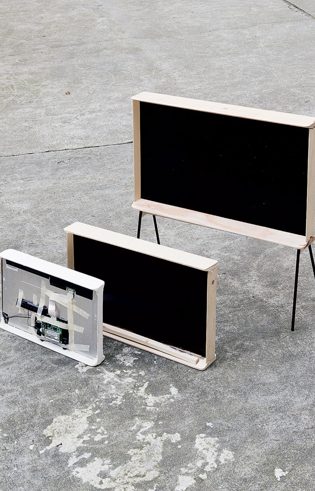 Ronan et Erwan Bouroullec ont réalisé de nombreuses maquettes avant d’envisager la partie technique de la Serif.