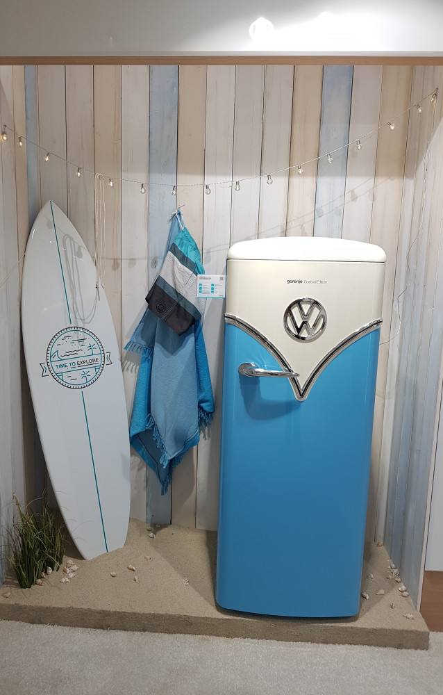L'esprit du combi Volkswagen habite ce réfrigérateur (Gorenje).