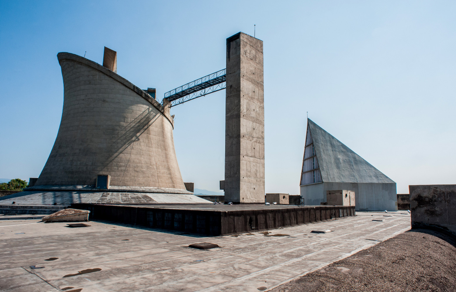 Le Corbusier a réalisé le Palais de l’Assemblée de Chandigarh.
