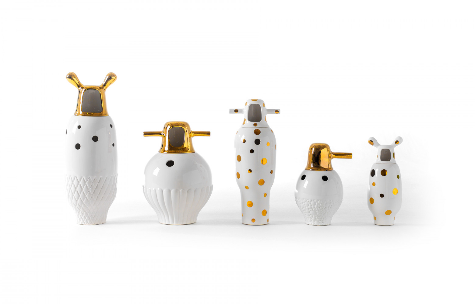 Série de cinq vases de la collection « Showtime », qui fête ses 10 ans en habillant...