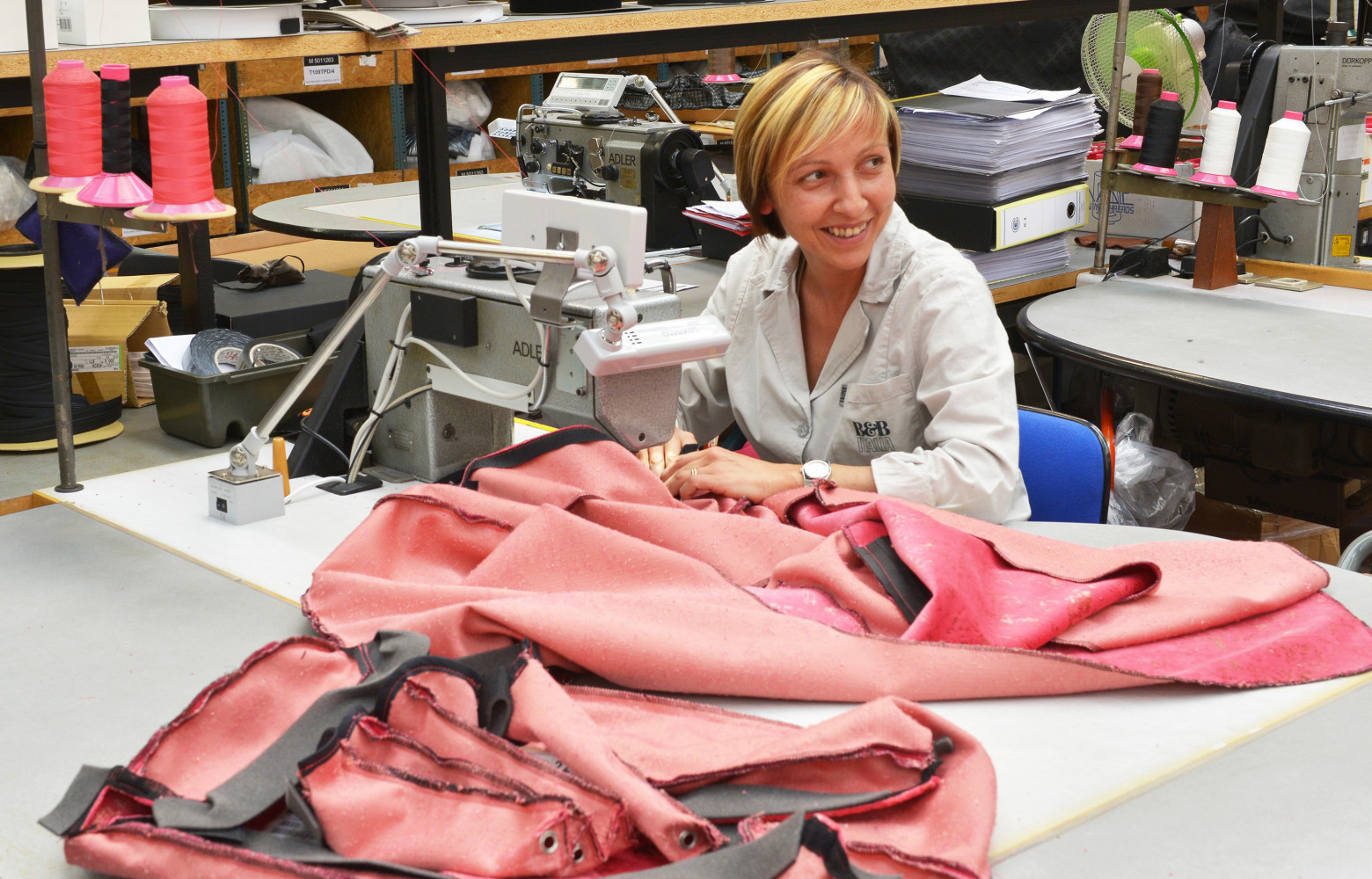 Chaque revêtement est cousu main dans les ateliers.