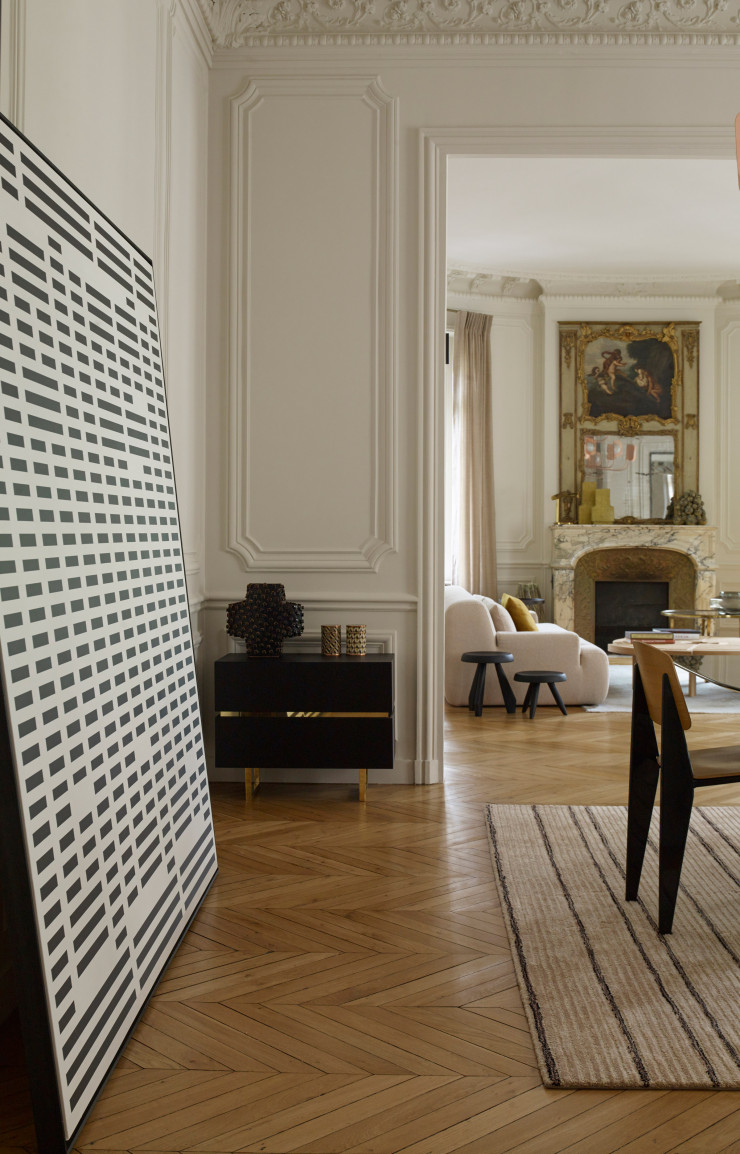 Un mélange bien dosé d’art, de design… et de respect de l’architecture haussmannienne.