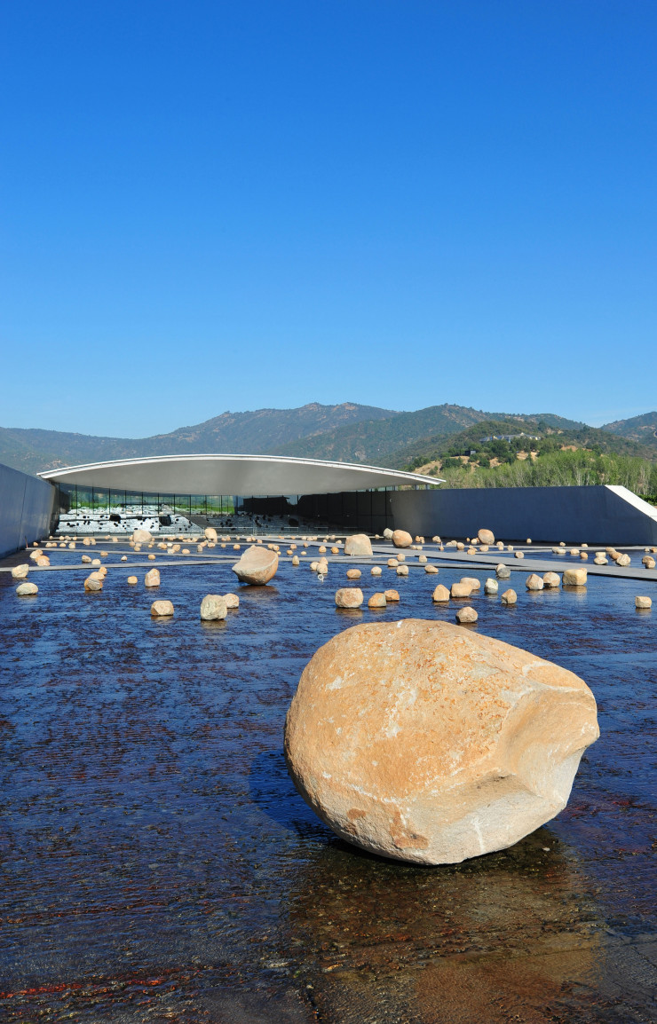 Le chai du domaine Viña Vik, de l’architecte Smiljan Radic, est le plus moderne de la région de Colchagua.