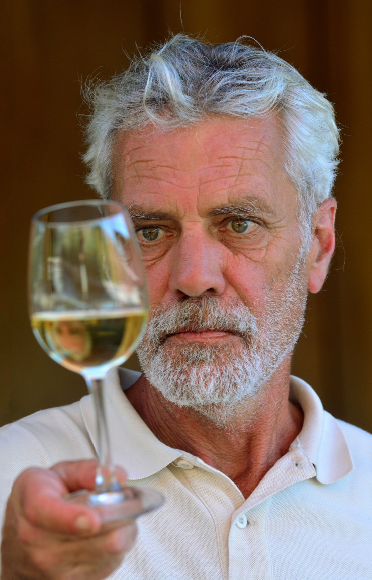 José travaille pour le domaine Matetic depuis sa création. Il en connaît tous les recoins et prend plaisir à faire déguster les vins.