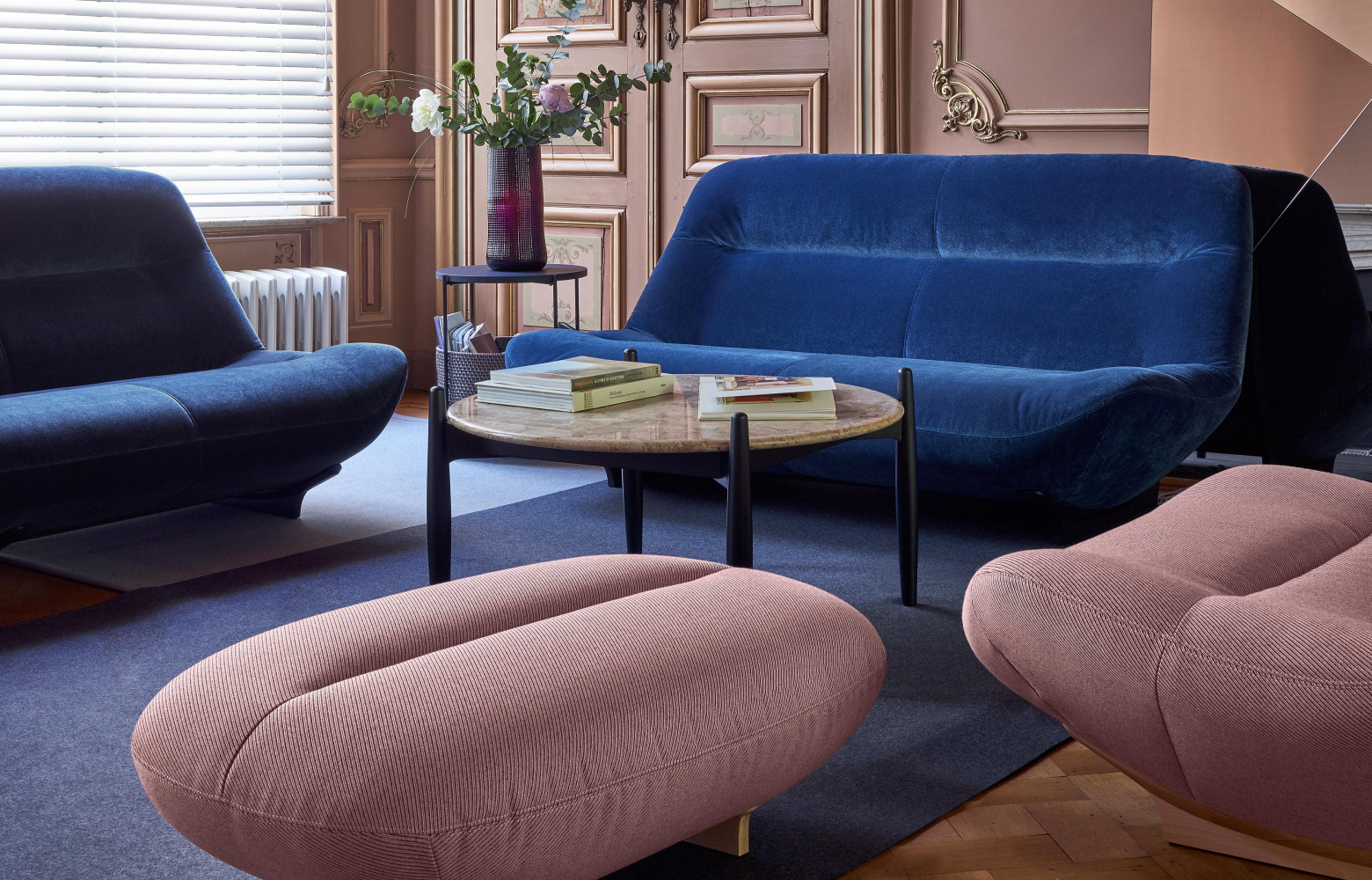 La collection « Manarola » se décline en canapé, pouf et fauteuil, design Philippe Nigro, à partir...