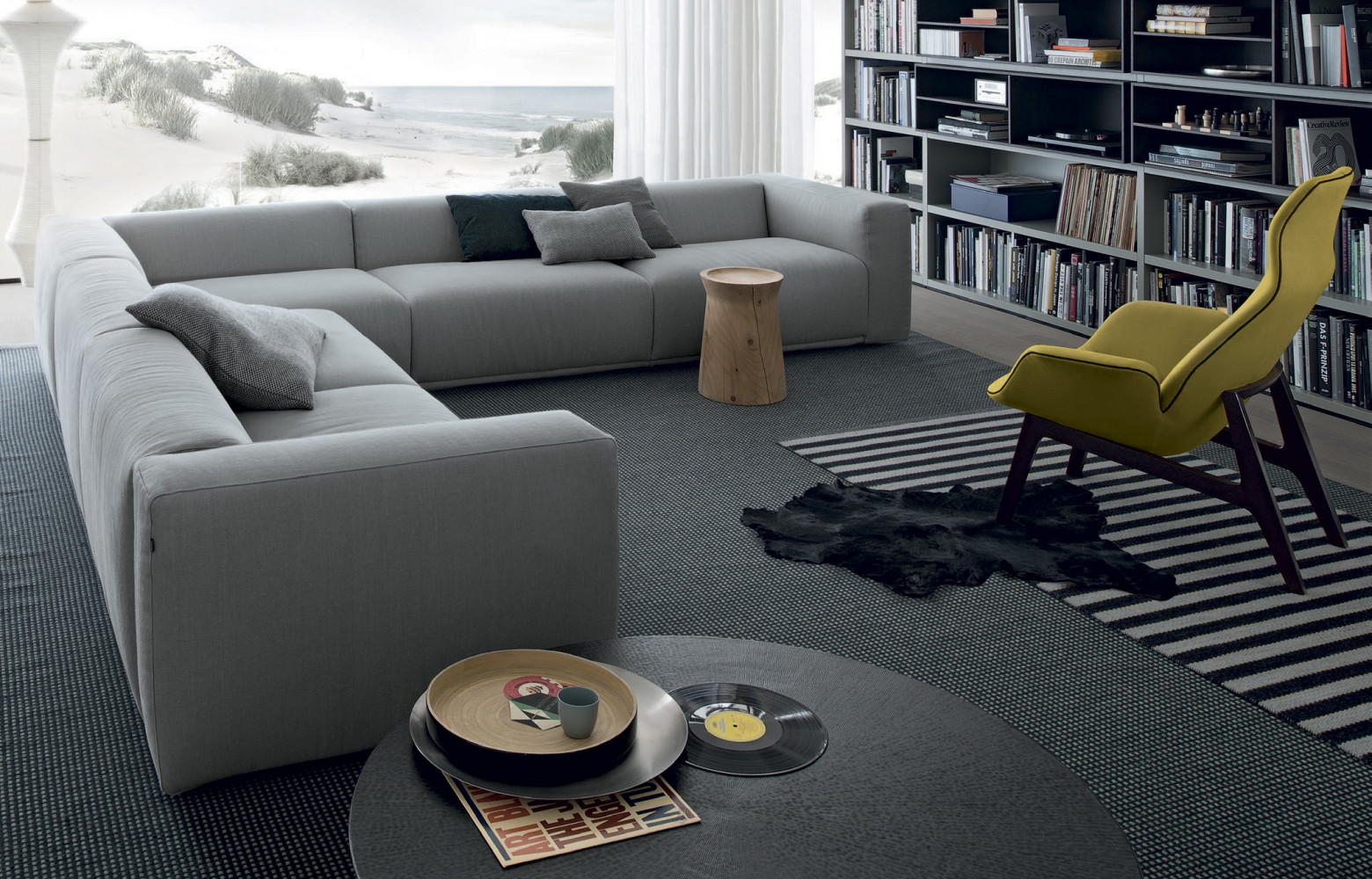 Canapé « Bolton », design Giuseppe Vigano, 10 940 €. Poliform.