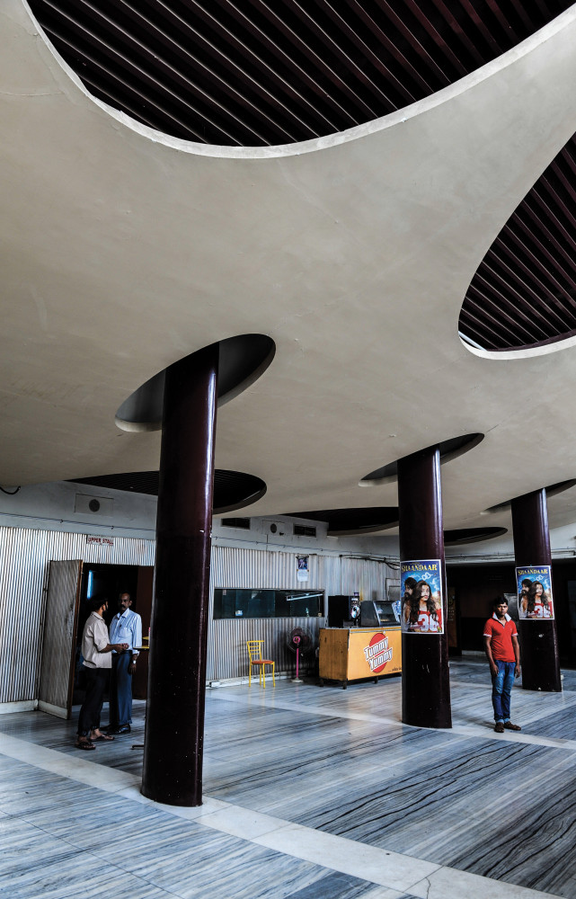Le hall d'entrée du Neelam cinéma.