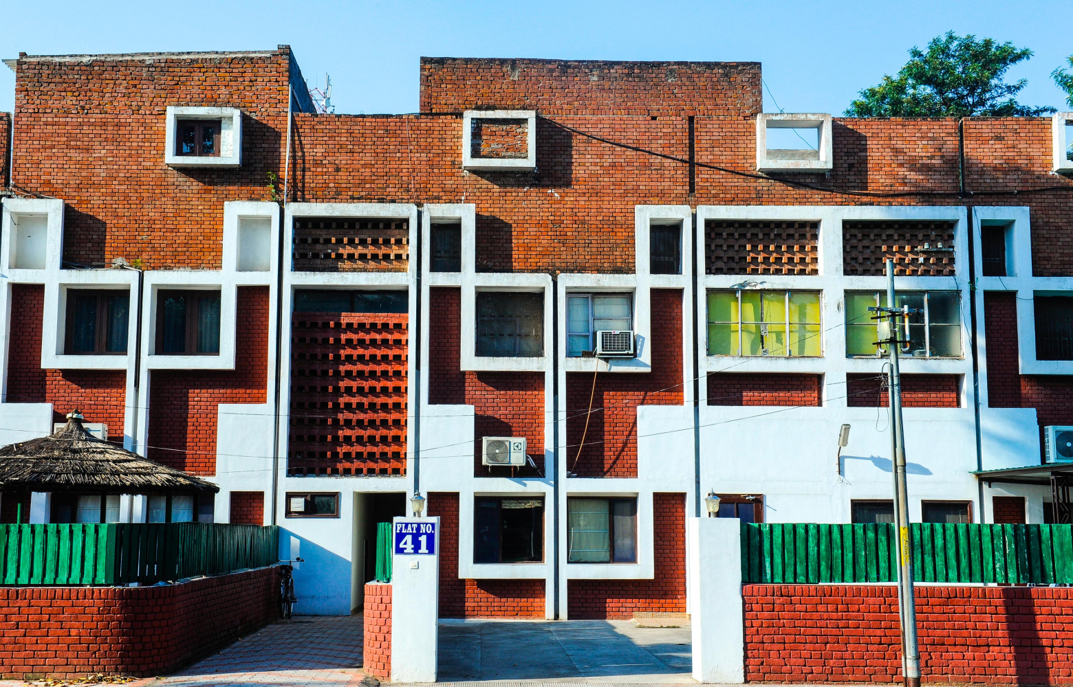 Les résidences MLA Flats par Pierre Jeanneret.