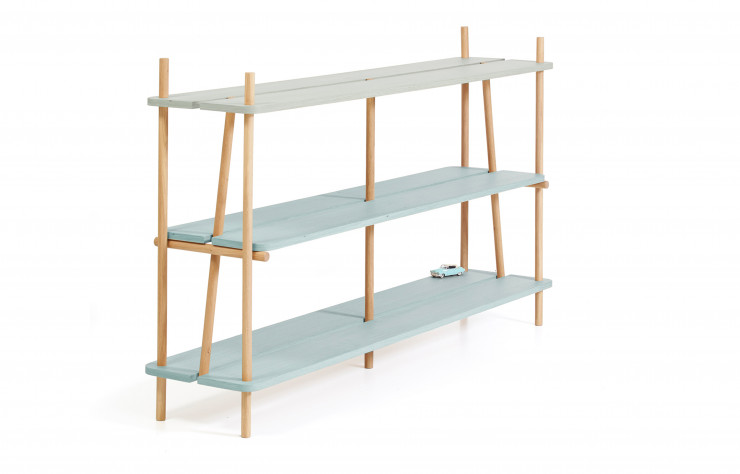 Couleurs pastels, bois clair, formes arrondies… Bien malin qui saura définir l’âge des clients de l’étagère Simone d’Hartô !