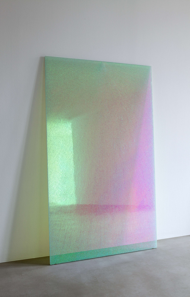 Pour l’inauguration du MusVerre, Ann Veronica Janssens a réalisé une installation poétique présentée dans l’espace Grand Angle...