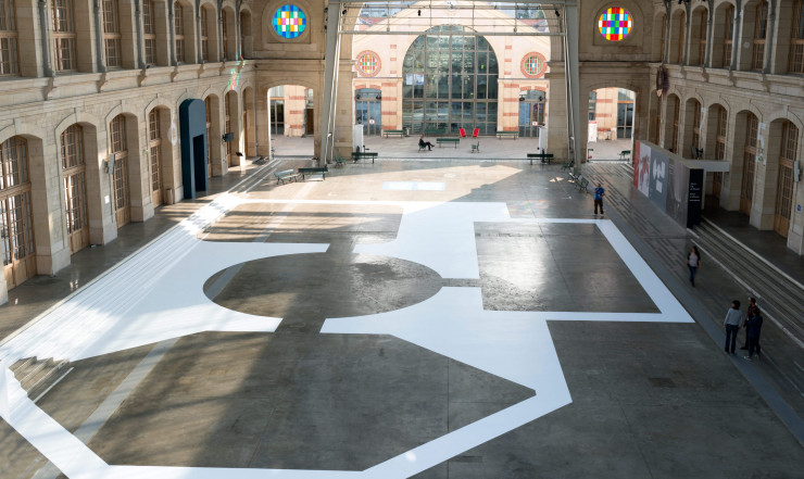 Exposition du plan de la House of One au centre culturel parisien 104.