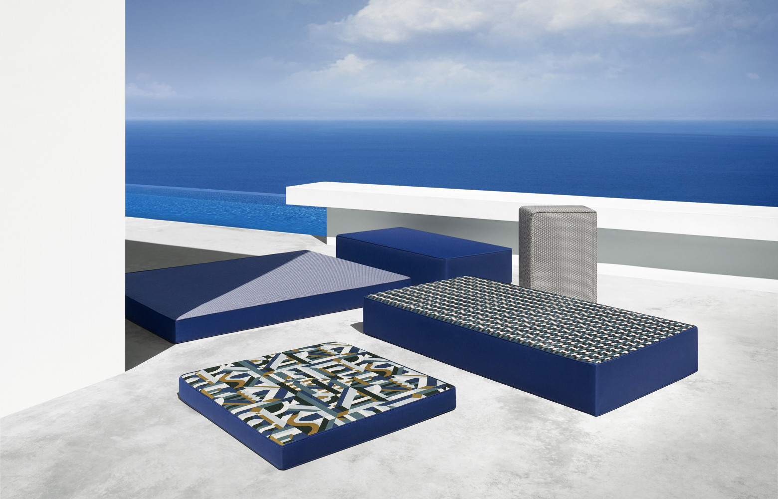 Hermès décline sa collection outdoor en quatre coloris. « Atlantique » est un bleu intense parfaitement adapté...