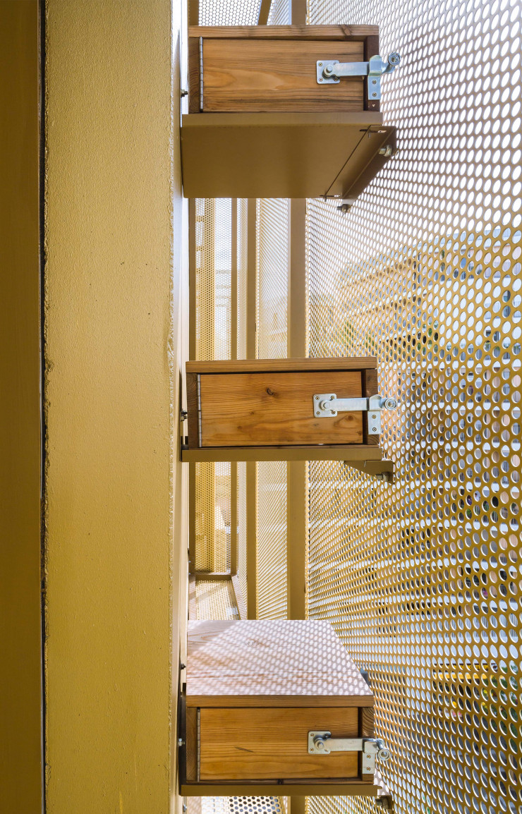 Les nichoirs ménagées dans la façade.