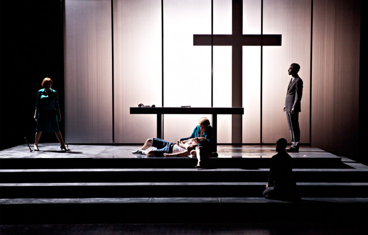 Scénographie de la pièce de théâtre « Martyr », de Marius von Mayenburg (2014).
