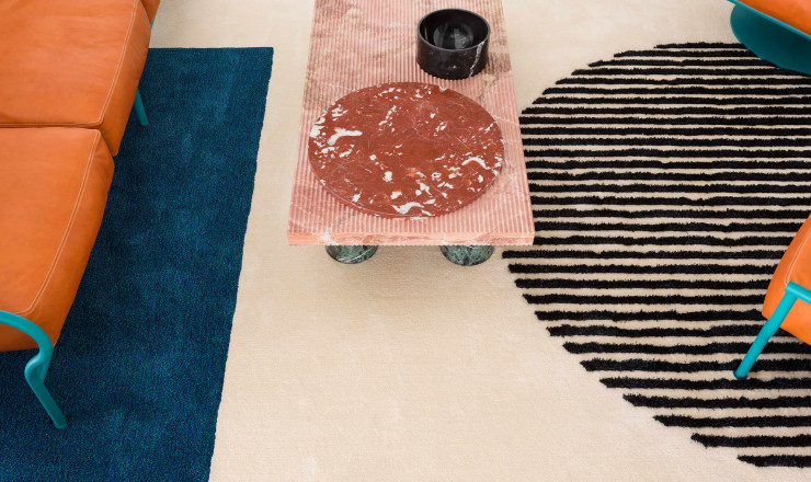 En 2016, dans le monde du design en édition limitée, le tapis rivalise avec certaines toiles d’art contemporain. Ces jeux de couleurs et de volumes, c’est le damier contemporain de sensations uniques qui s’invitent dans les nouveaux intérieurs bourgeois.